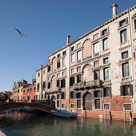 Appartamenti Inside Palazzo Foscarini Венеція Екстер'єр фото