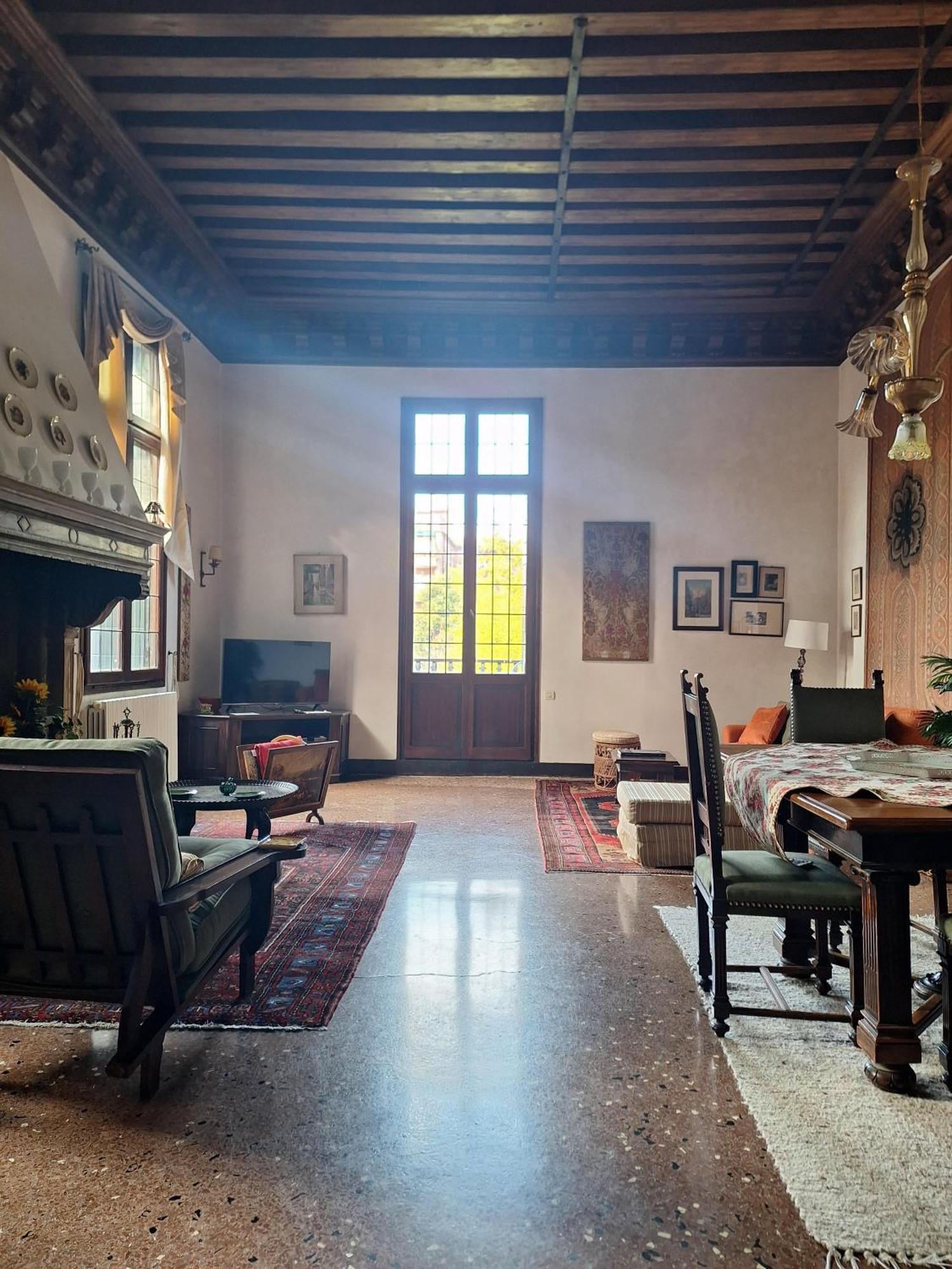 Appartamenti Inside Palazzo Foscarini Венеція Екстер'єр фото
