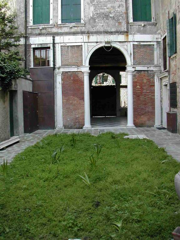 Appartamenti Inside Palazzo Foscarini Венеція Екстер'єр фото